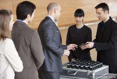 陪同翻譯價(jià)格都包括哪些內(nèi)容？有額外收費(fèi)嗎_尚語(yǔ)翻譯